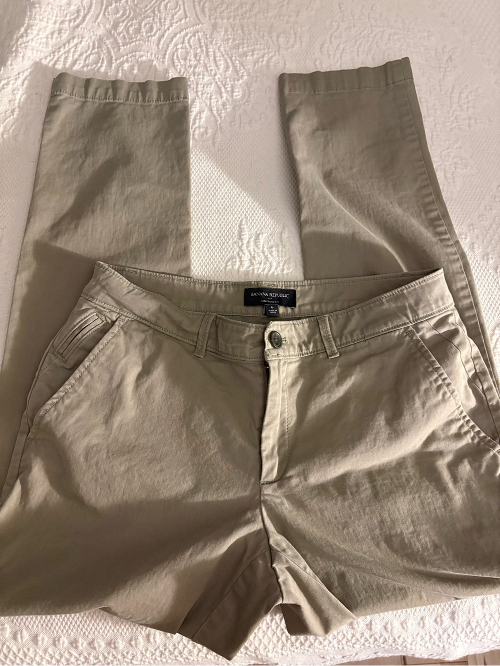 Banana Republic khaki green Chino Pant EUC